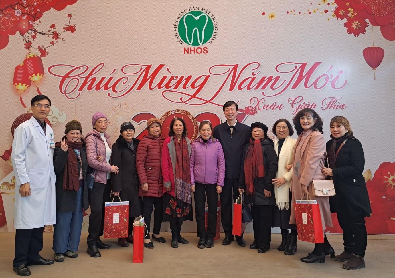 BỆNH VIỆN RĂNG HÀM MẶT TRUNG ƯƠNG HÀ NỘI GẶP MẶT, TRI VIÊN CHỨC, NGƯỜI LAO ĐỘNG HƯU